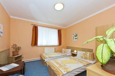 Double or Twin with Shared Bathroom 