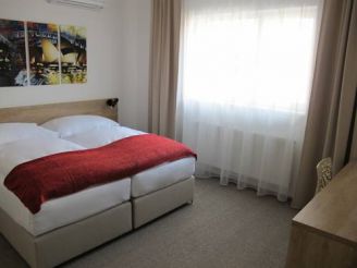 Large Double or Twin Room with Bathroom